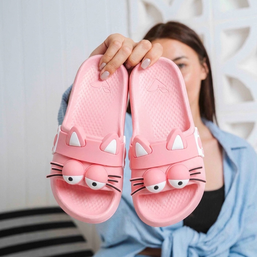 Sleepy Cat Slipper