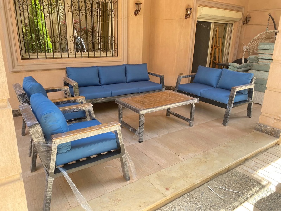 طقم حديد معدن أوت دور 4×8 – مقاوم للصدأ والعوامل الخارجية