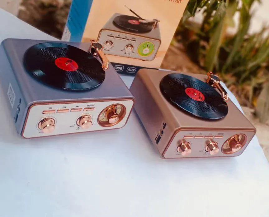سبيكر وراديو بلوتوث "فينتاج" بتصميم مشغل الأسطوانات. Vintage Bluetooth Radio