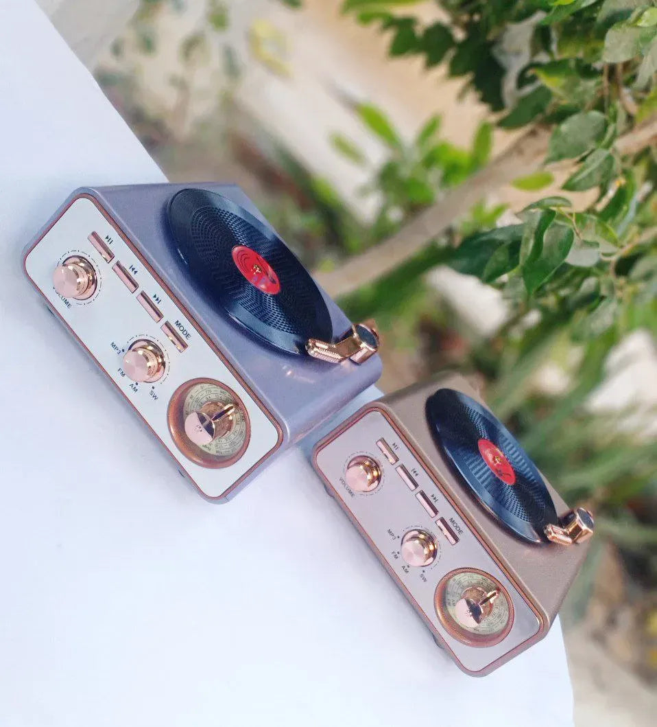 سبيكر وراديو بلوتوث "فينتاج" بتصميم مشغل الأسطوانات. Vintage Bluetooth Radio