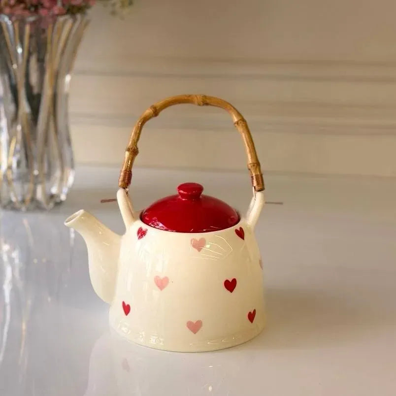 إبريق الشاي الكلاسيكي Wooden Handle Teapot