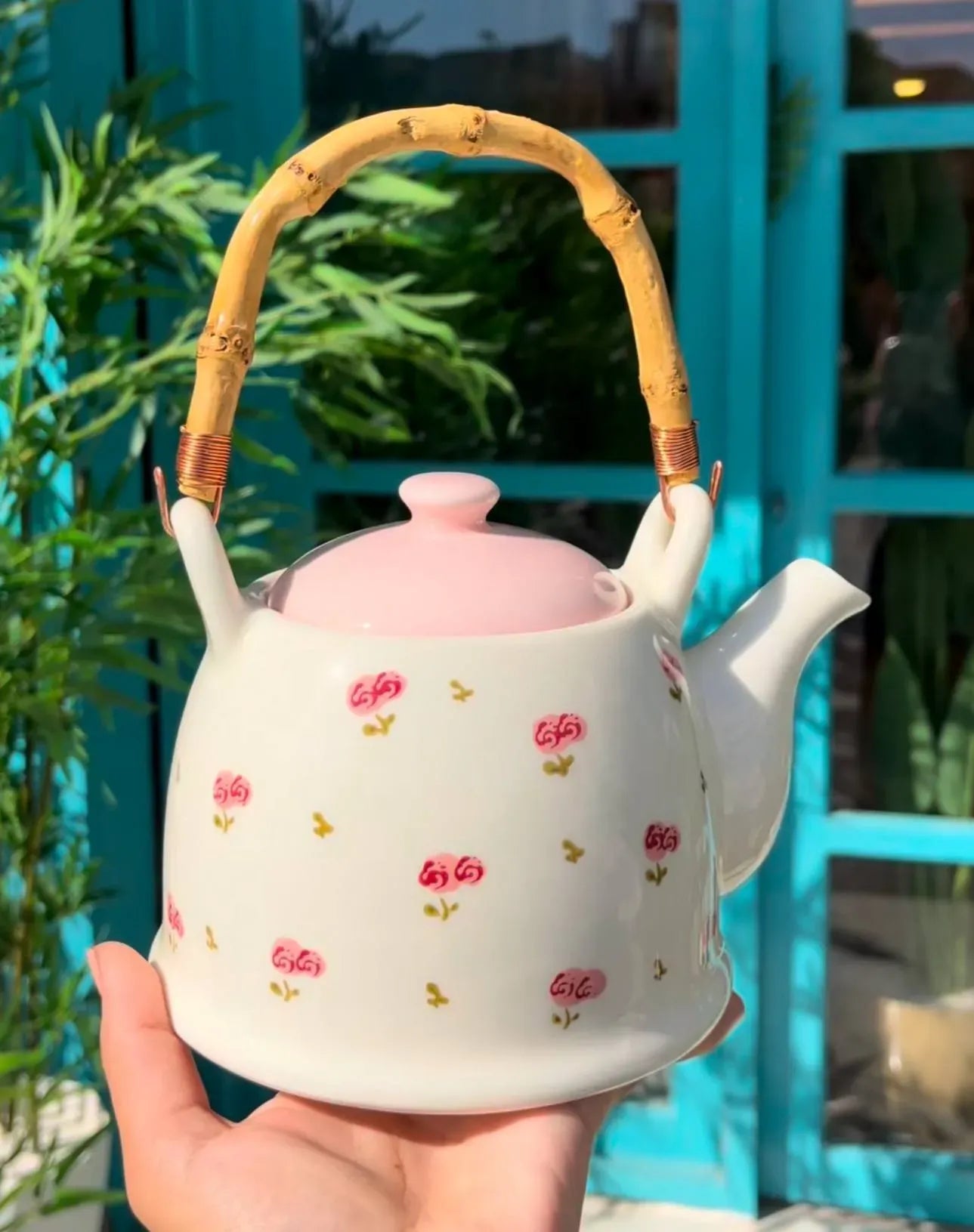 إبريق الشاي الكلاسيكي Wooden Handle Teapot