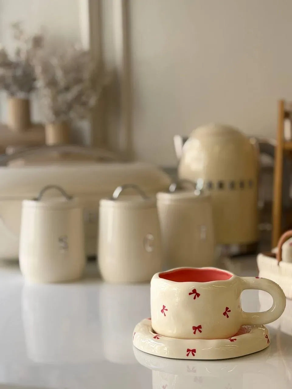 المج التشوبي بفيونكات (Chubby Bow Mug)
