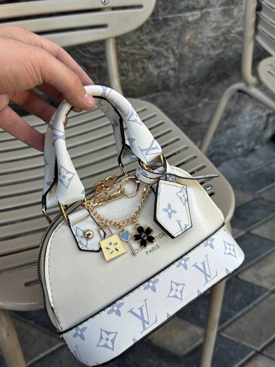 louis-vuitton-bag