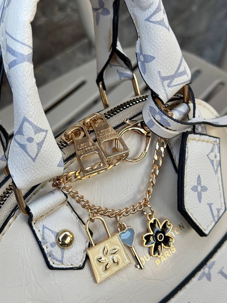 louis-vuitton-bag