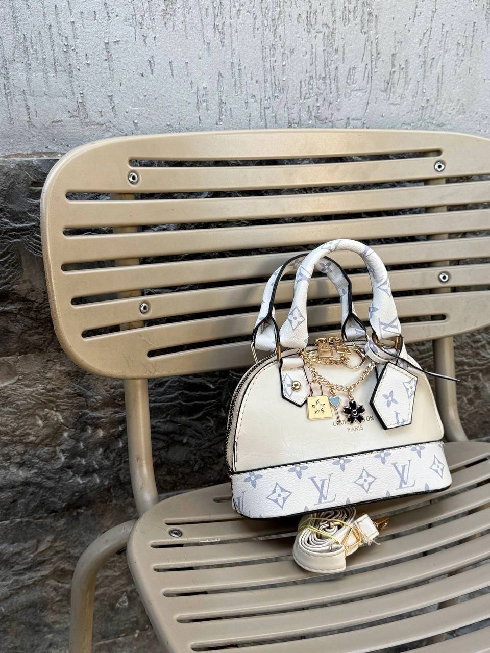 louis-vuitton-bag