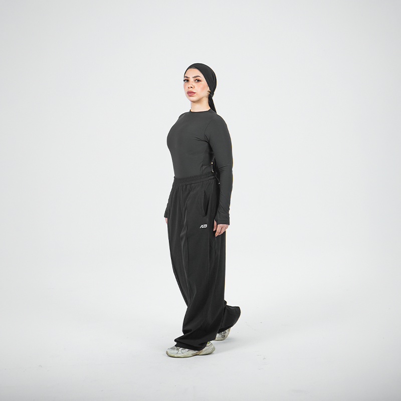 Long-sleeve athletic top drop 03