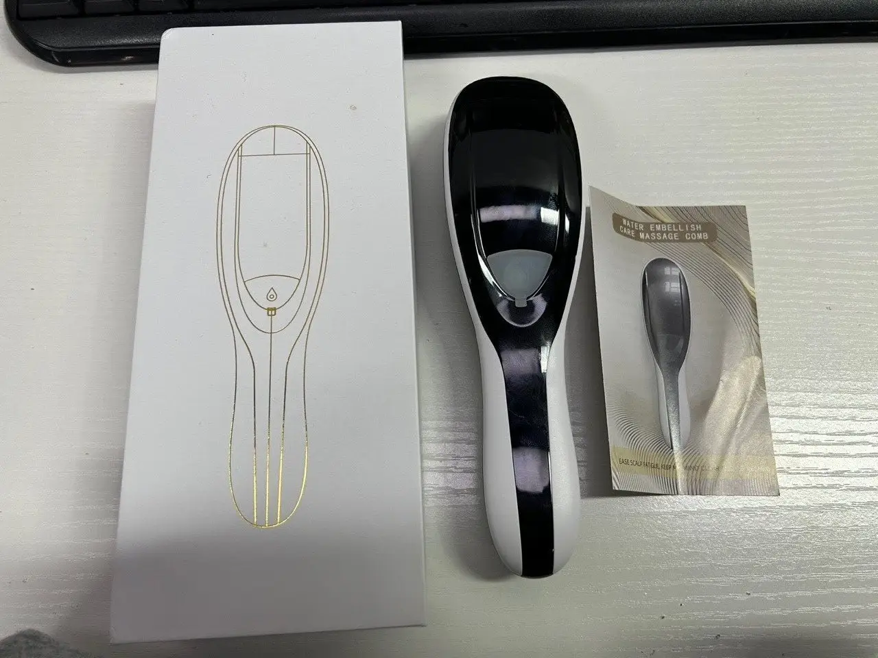 فرشاة علاج الشعر الليزرية 4 في 1 - لتكثيف الشعر وعلاج التساقط بتقنية LED