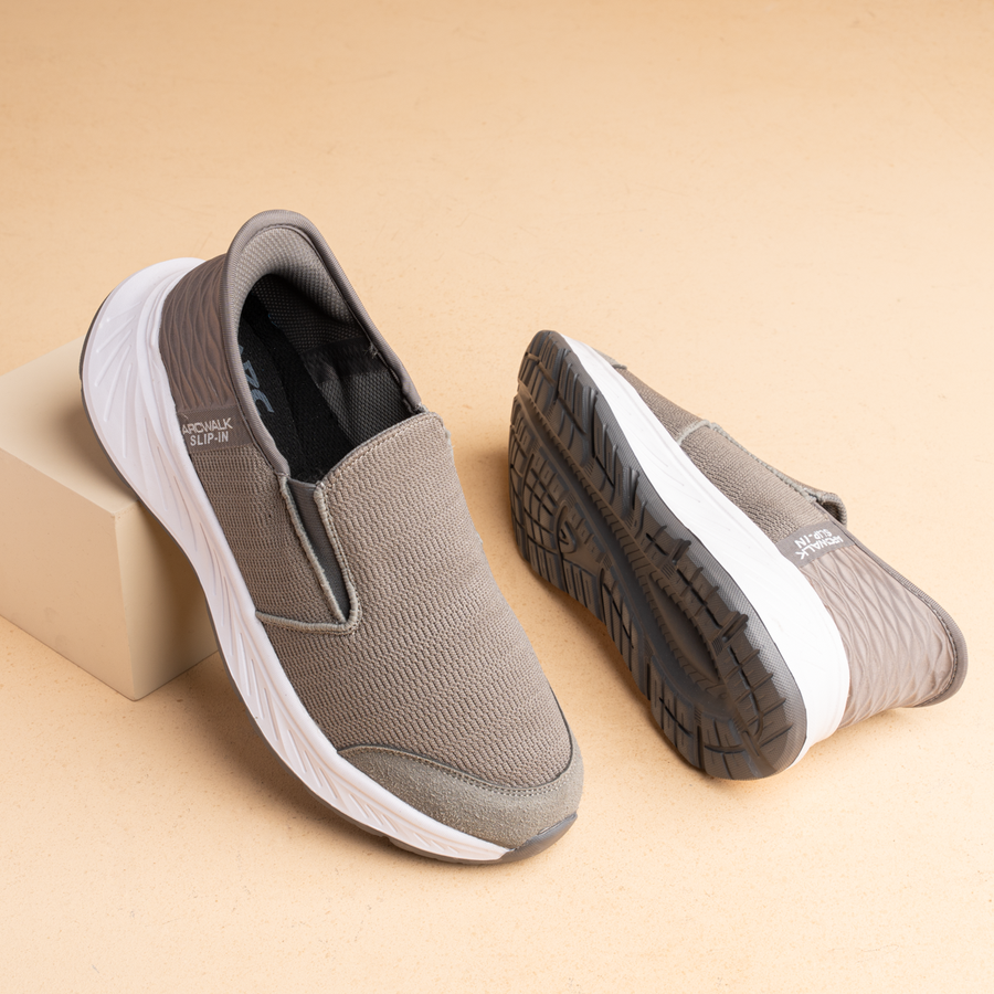 كوتشي Skechers SN3 طبي Slip In | نعل EVA خفيف ومريح