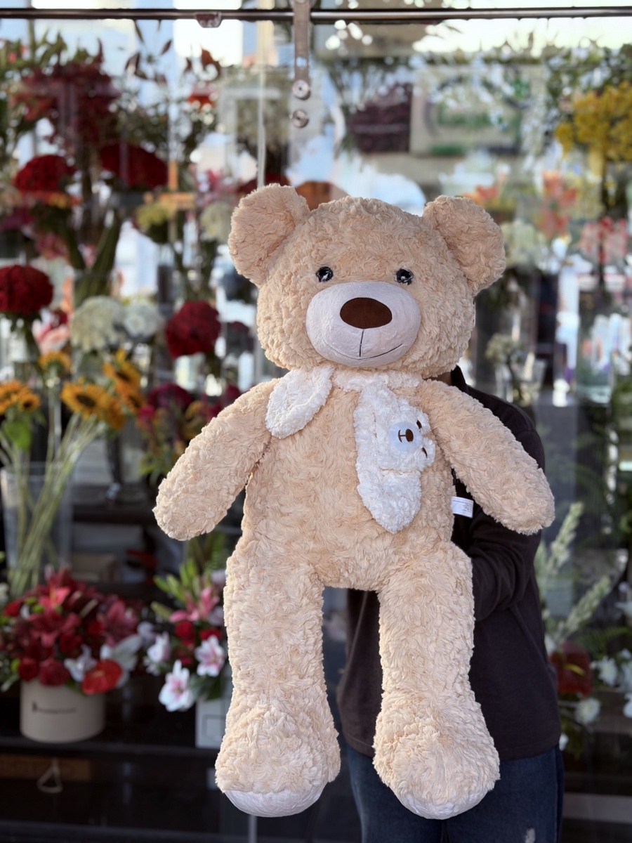 Light brown teddy bear