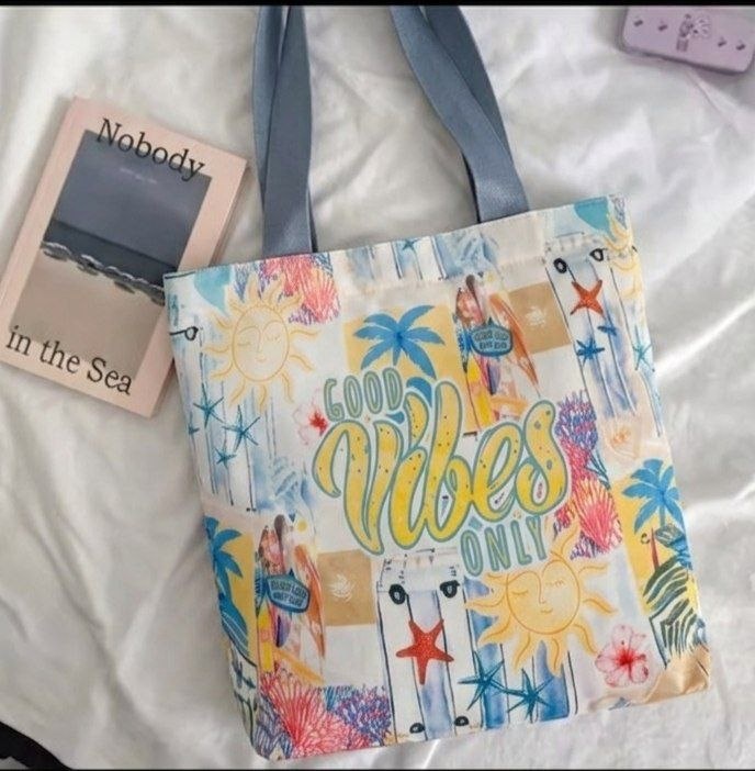  توتي باج حريمي وأطفالي  (Tote Bag) مطبوعة بتصاميم عصرية | Demand & Beyond