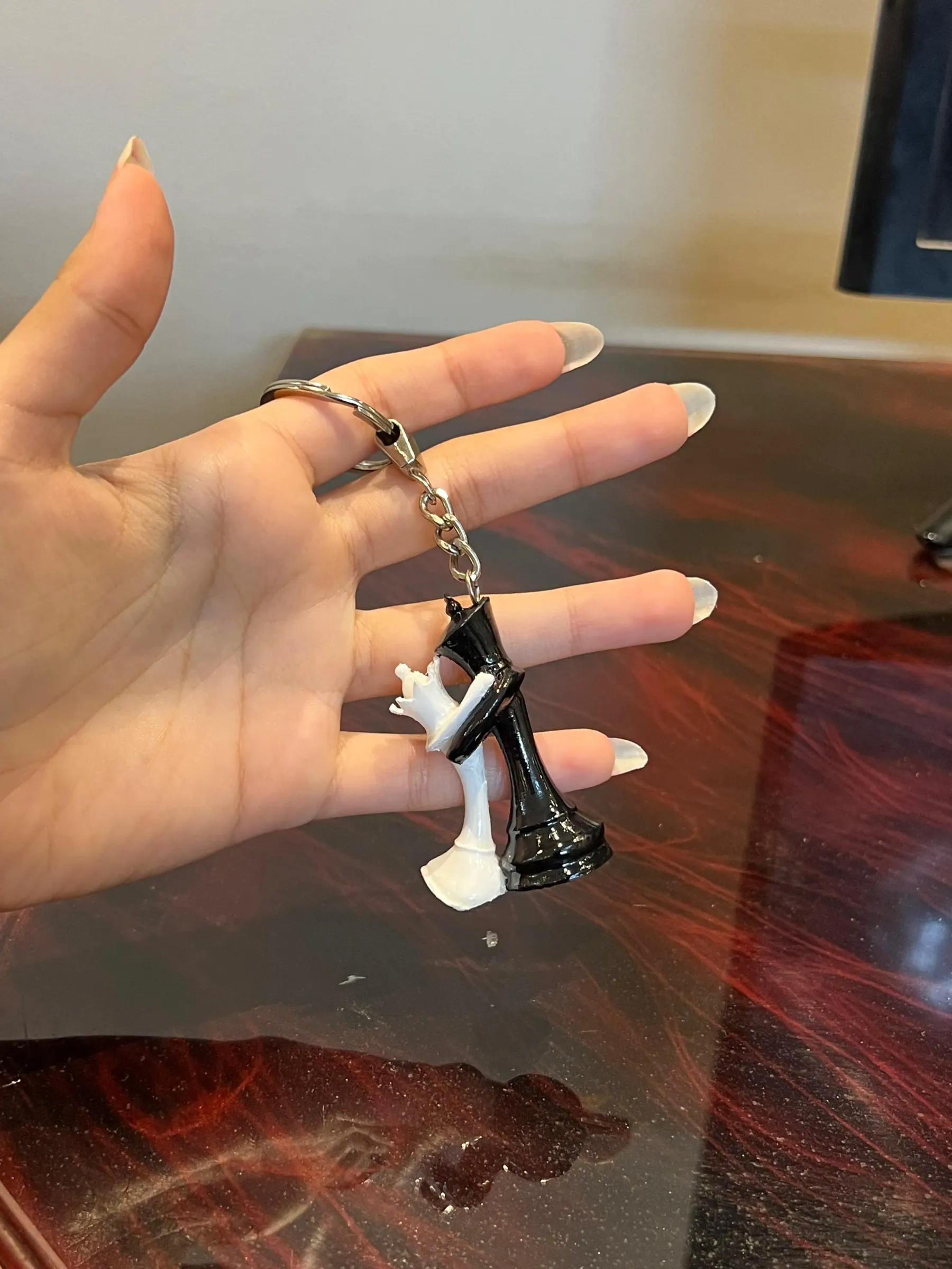 Dancing king and queen chess keychain