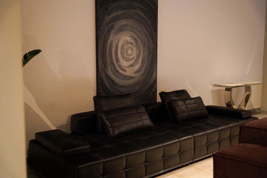 كنبة جلد طبيعي ايطالي MINOTTI