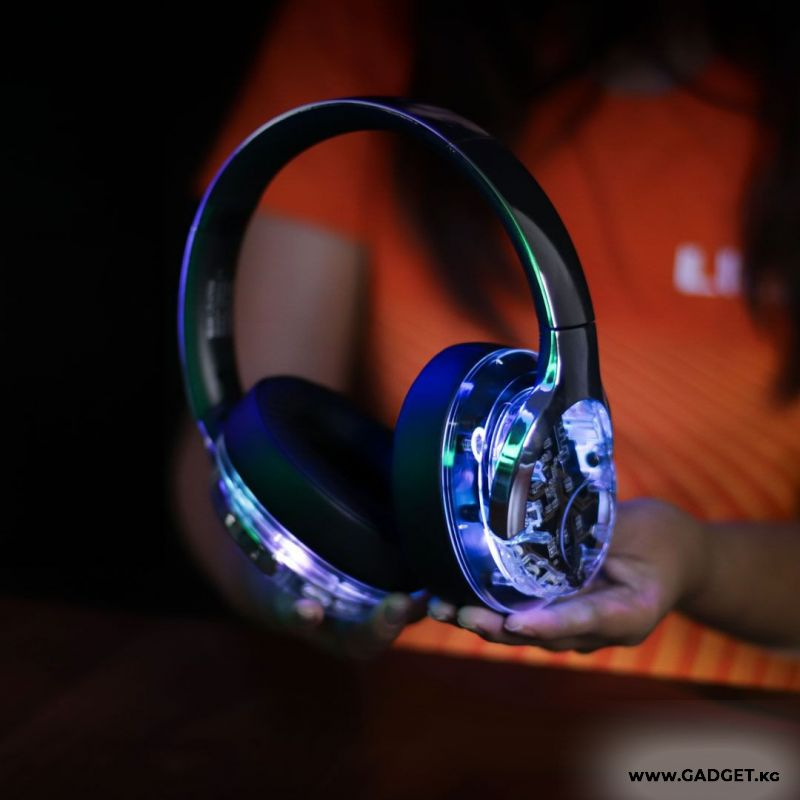 QYS V12 ANC Wireless Headphones with RGB product thumbnail 3