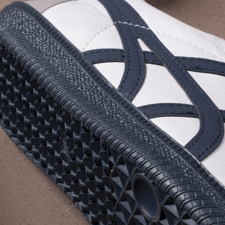كوتشي Asics FL11 رجالي | تصميم عصري للاستخدام اليومي