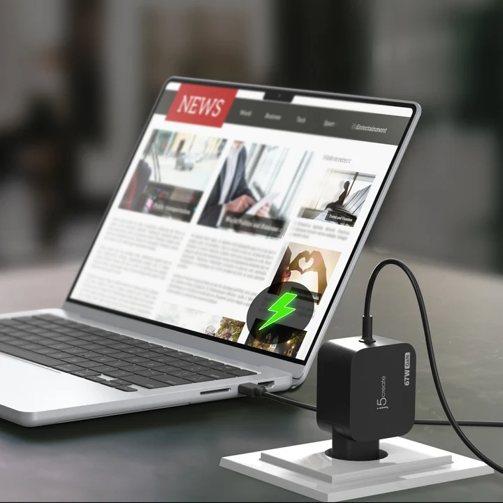 j5create JUP1565DCE3A 67W GaN USB-C PD Mini Charger