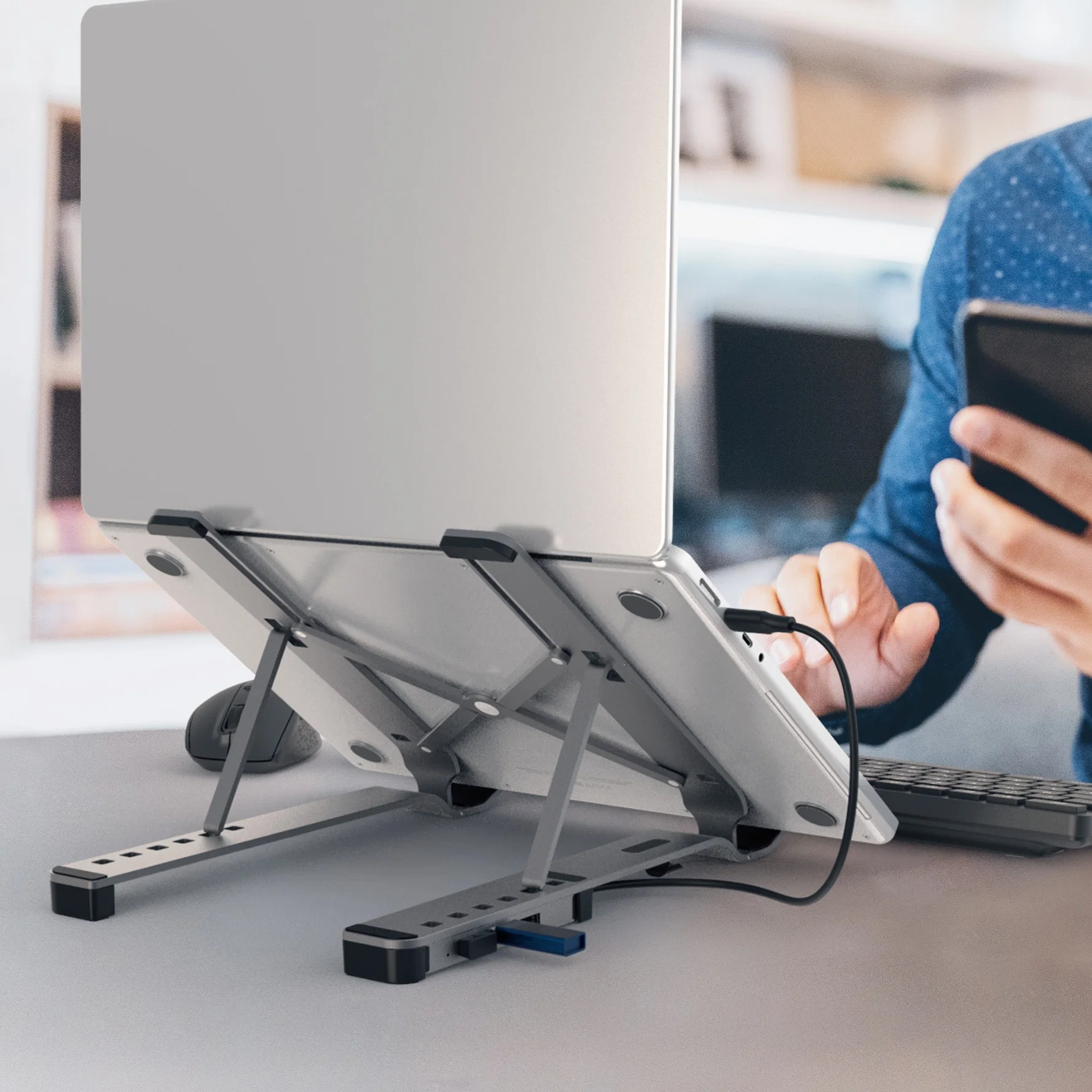 j5create JTS223 Laptop Stand with USB 4-Port Hub