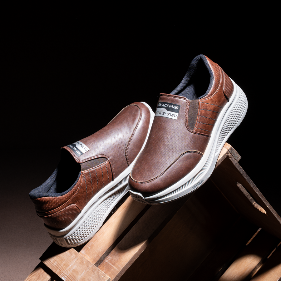 Skechers Glide Step Leather SV66 | حذاء جلد مريح