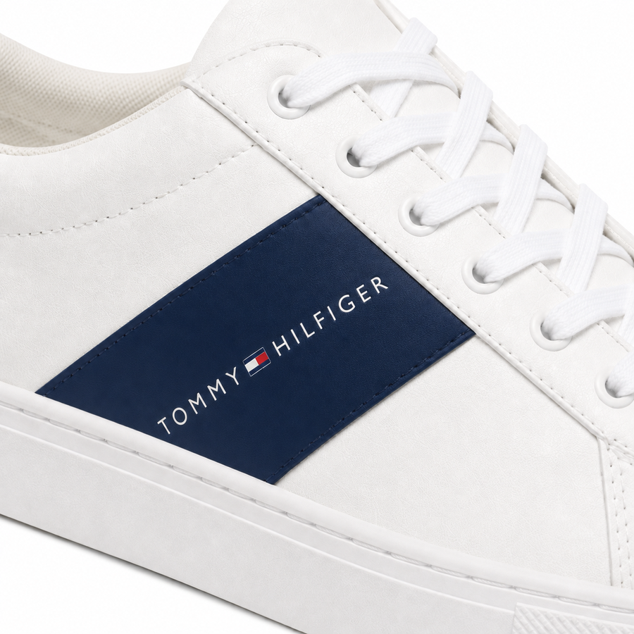 Tommy Flat Badge Lan6 رجالي | كوتشي فلات جلد مريح