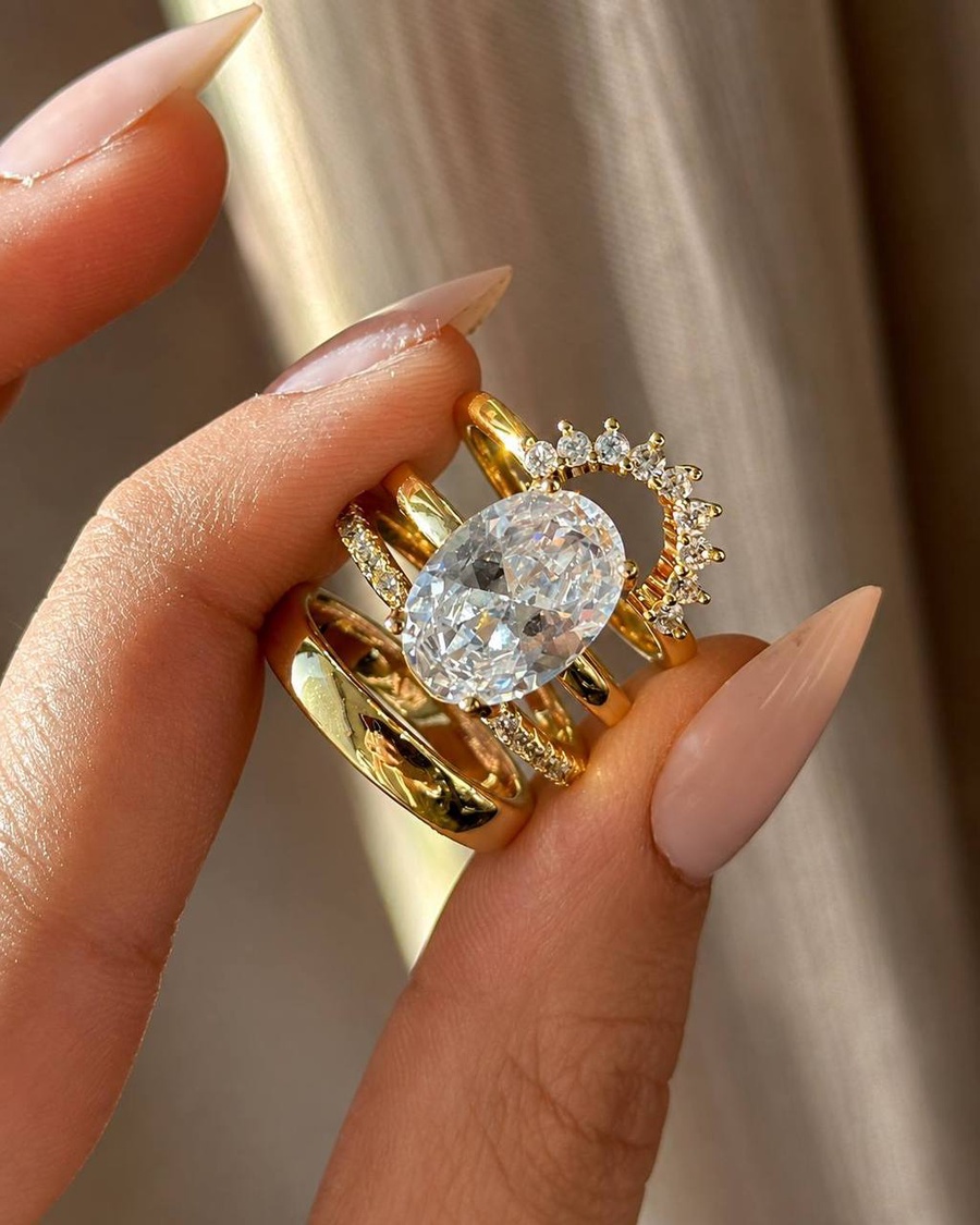 Aura Queen Ring