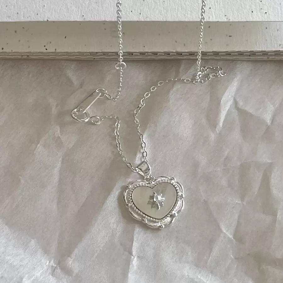 White Heart Necklace 