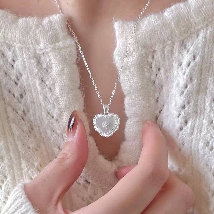 White Heart Necklace 