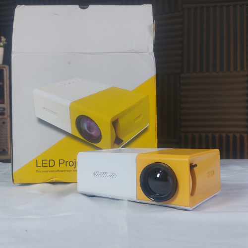 جهاز عرض Mini Projector YG300 يدعم تشغيل فيديو 1080P عبر HDMI وUSB