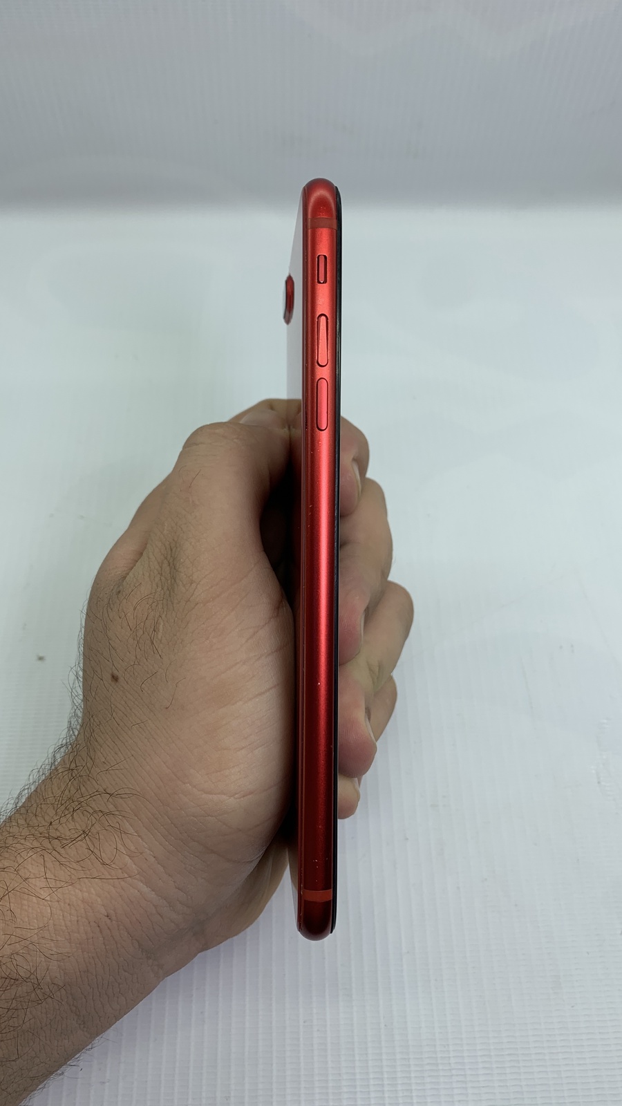 ايفون 8 بلس احمر 64 100%