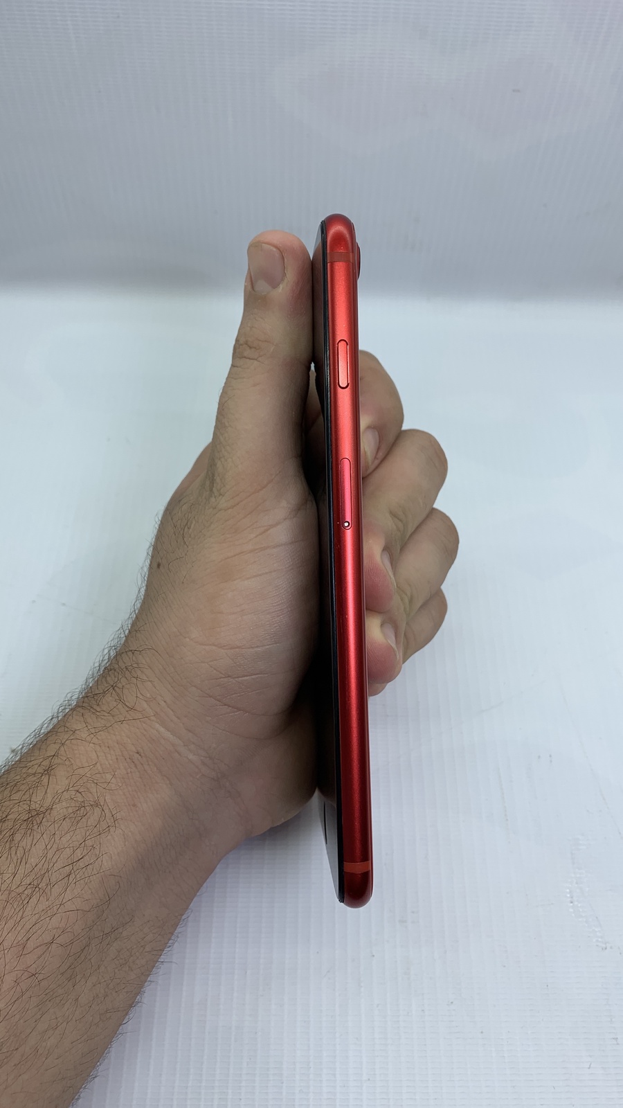 ايفون 8 بلس احمر 64 100%