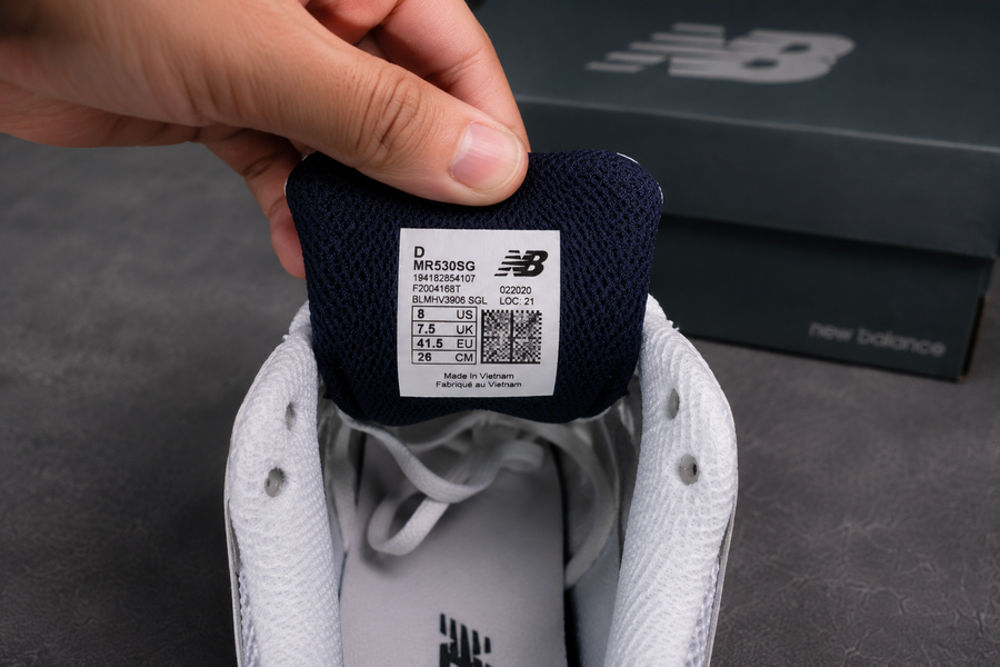 New Balance 530 Premium Mirror رجالي أبيض وفضي – MR530SG  | TR202