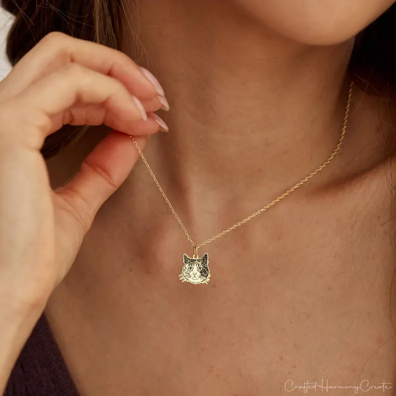 Engraved Pet Portrait Necklace 1 pet