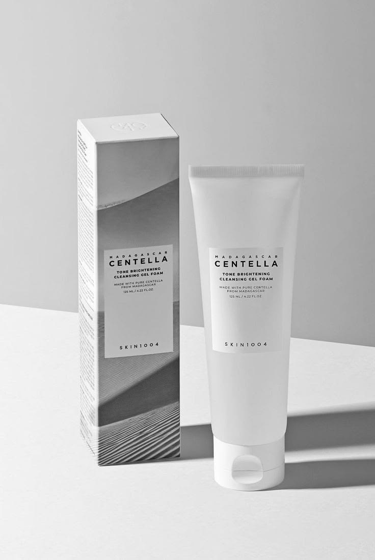 SKIN1004 Madagascar Centella Tone Brightening Cleansing Gel Foam