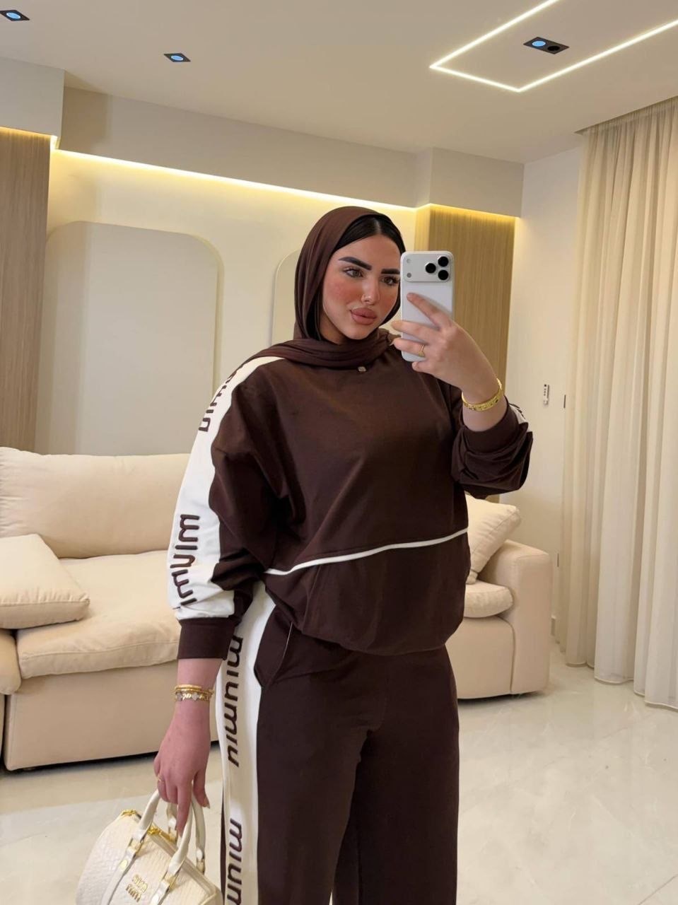 يوت قطعتين مطعم