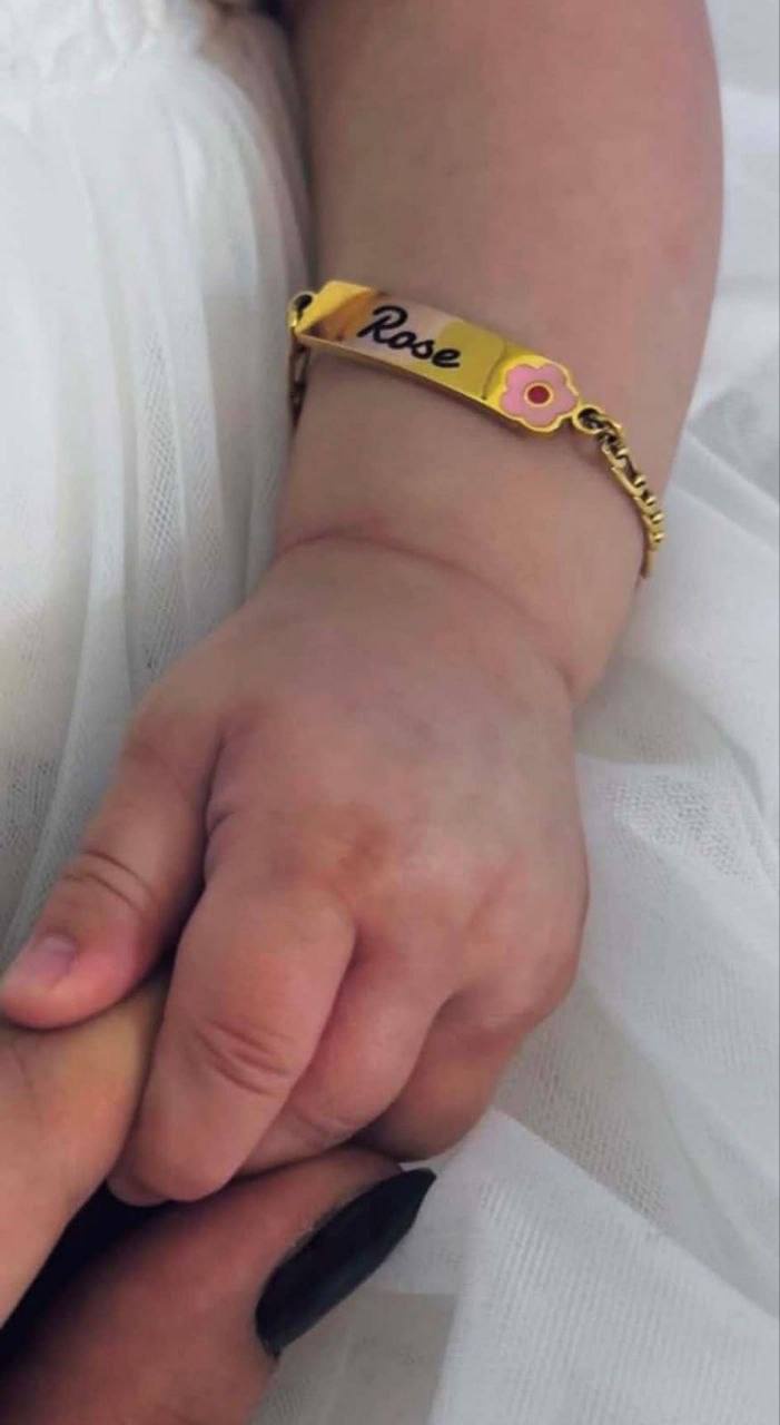 Personalized golden name bracelet for kids 