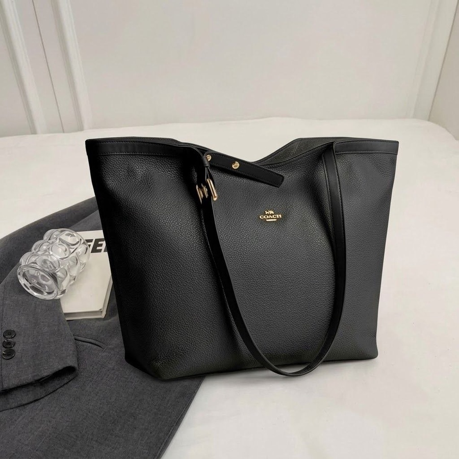  شنطة كتف جلد حريمي "Tote Bag" تصميم مستوحي من (Coach )  للجامعة والعمل | Demand & Beyond