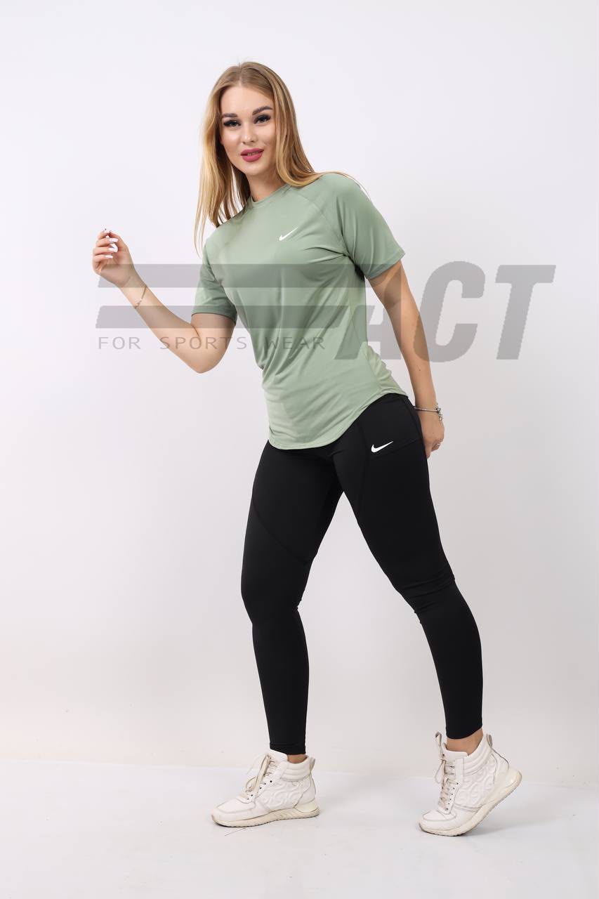 تيشيرت رياضي حريمي نص كم | Women's Sports T-Shirt