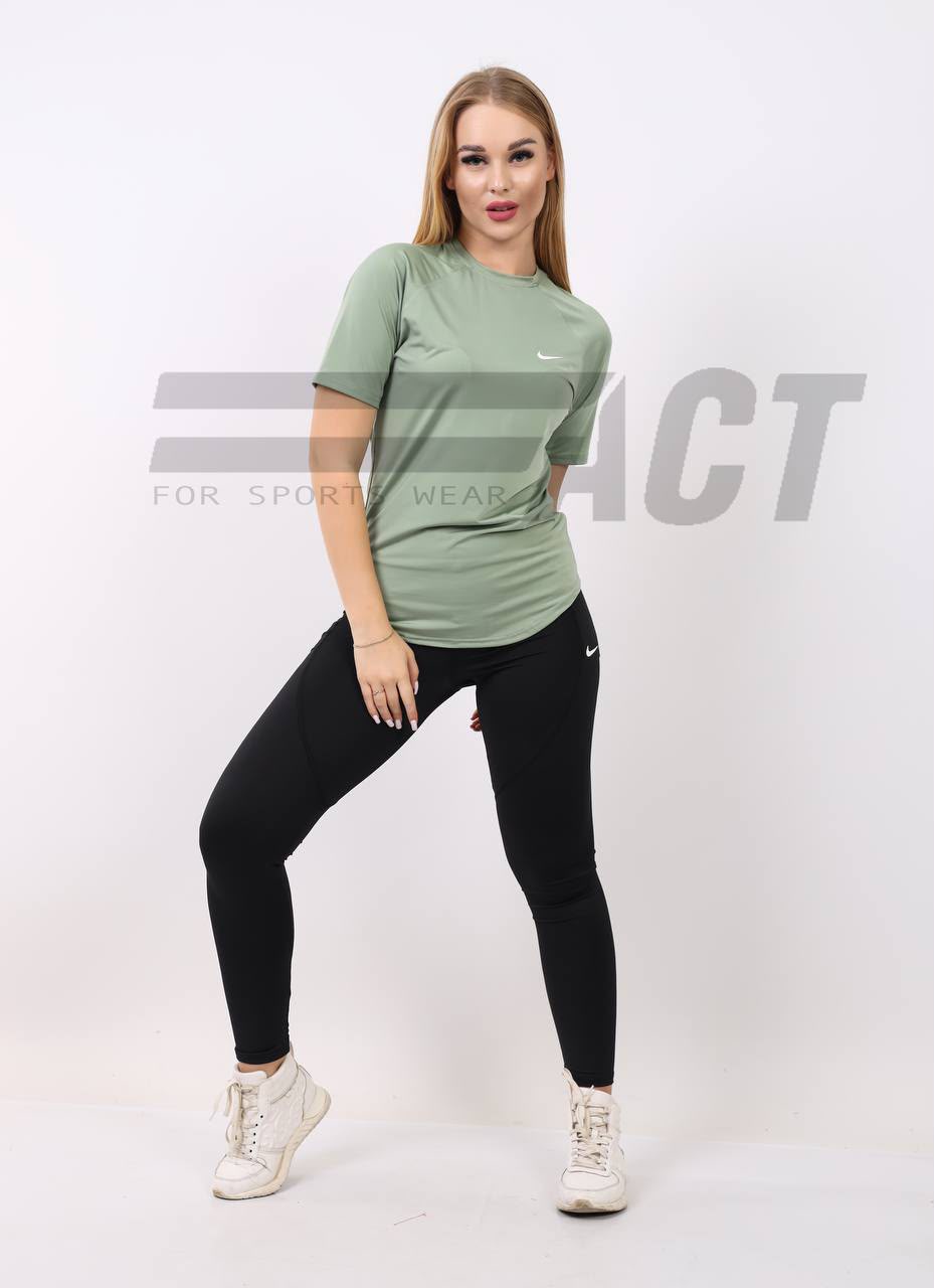 تيشيرت رياضي حريمي نص كم | Women's Sports T-Shirt