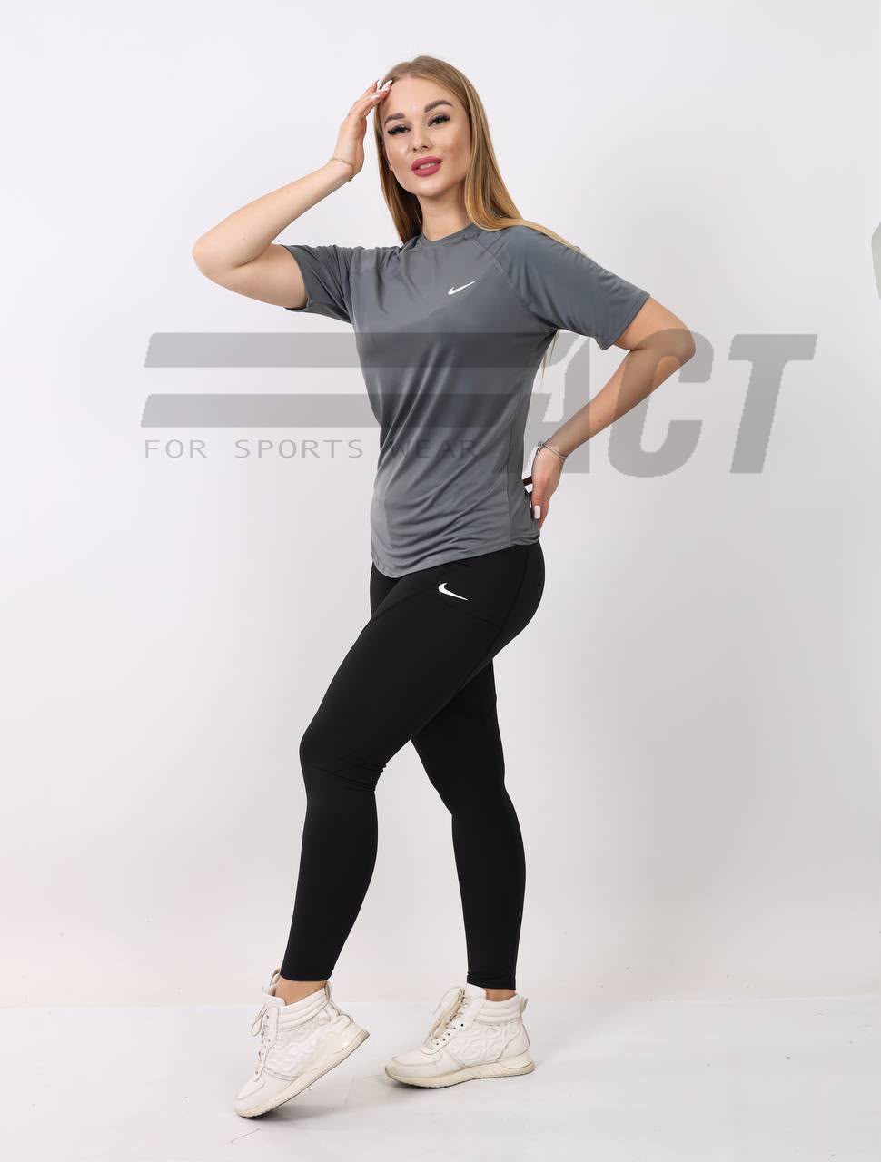 تيشيرت رياضي حريمي نص كم | Women's Sports T-Shirt