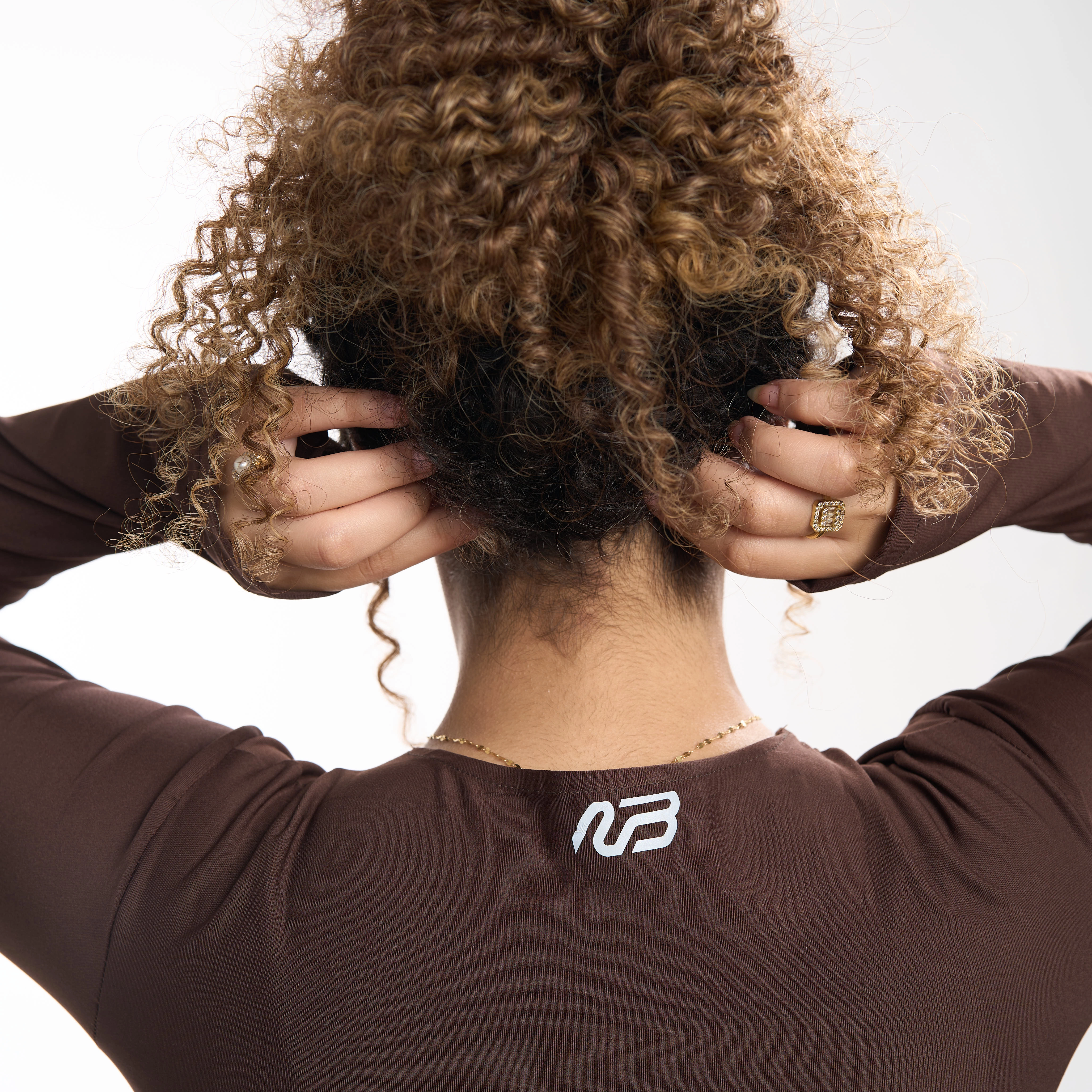 Long-sleeve athletic top drop 03
