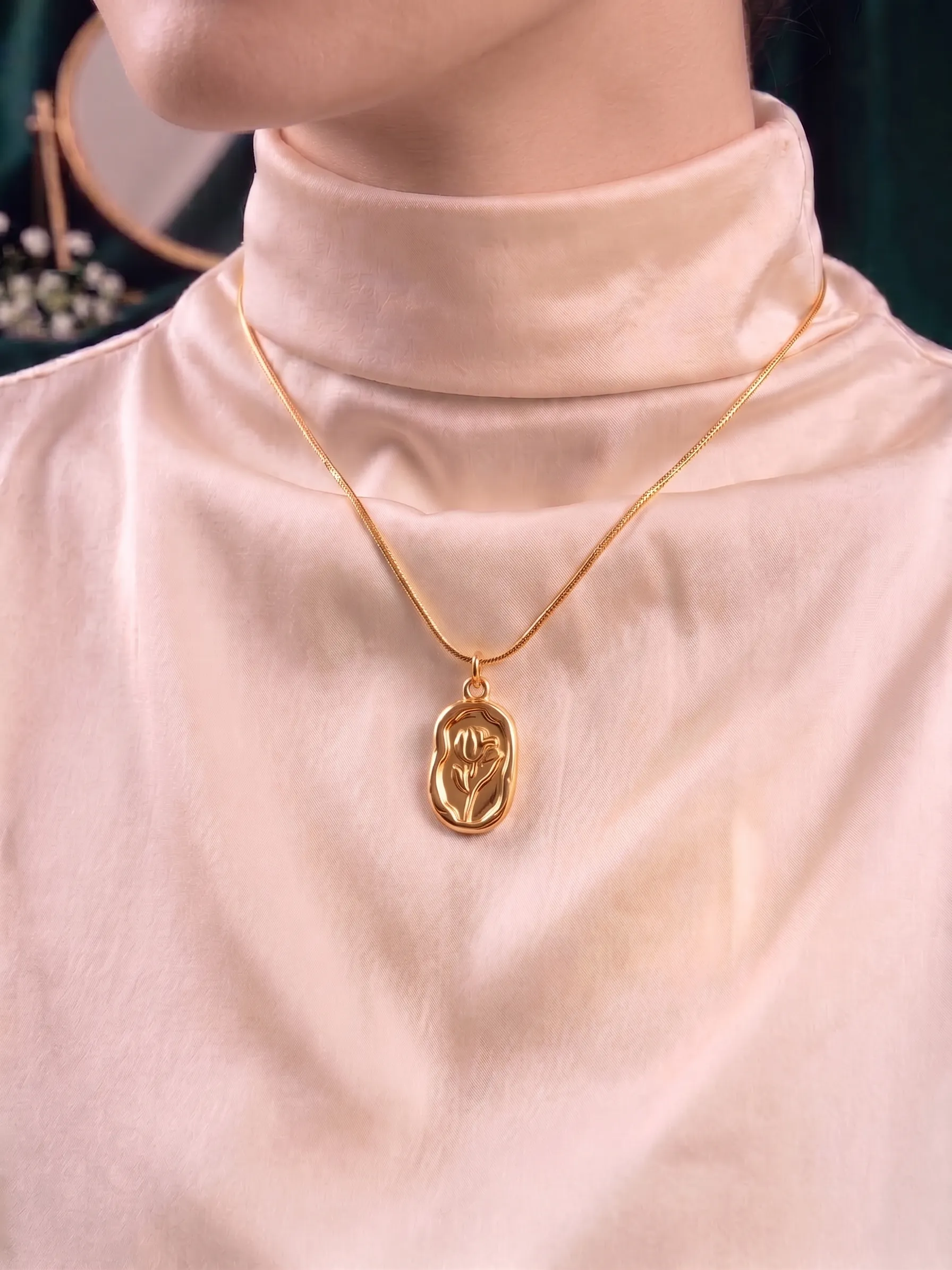 Golden Flower Neckalce