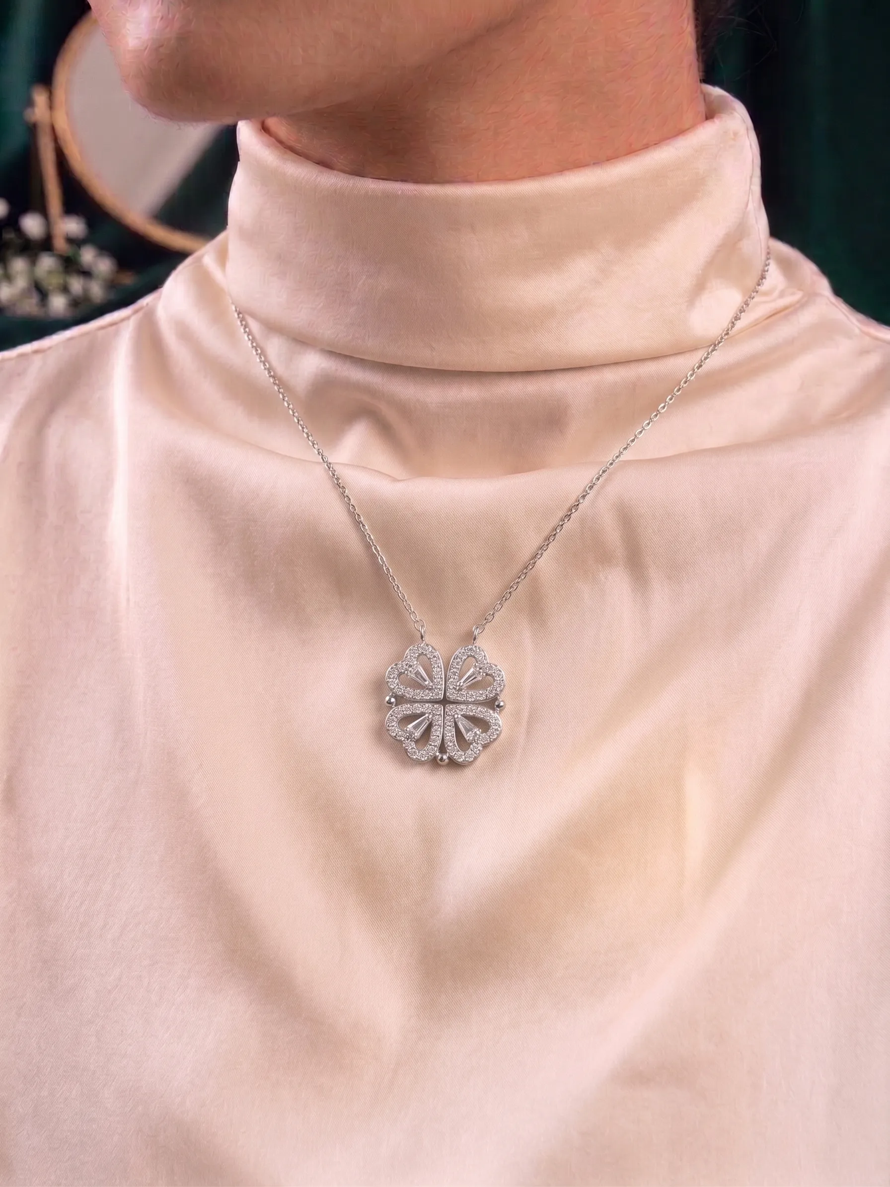 Heart Four‑leaf Clover Necklace (openable)