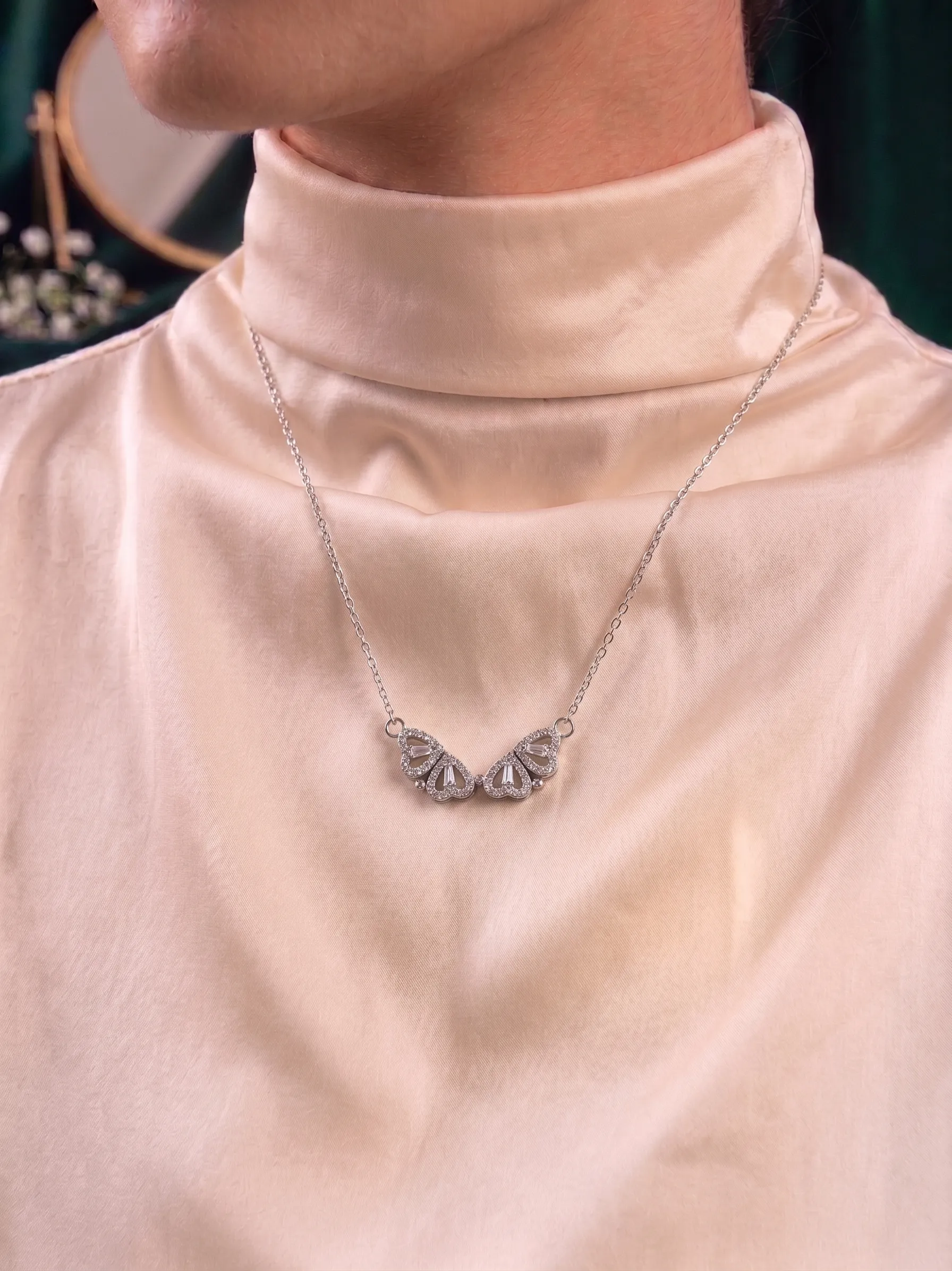 Heart Four‑leaf Clover Necklace (openable)
