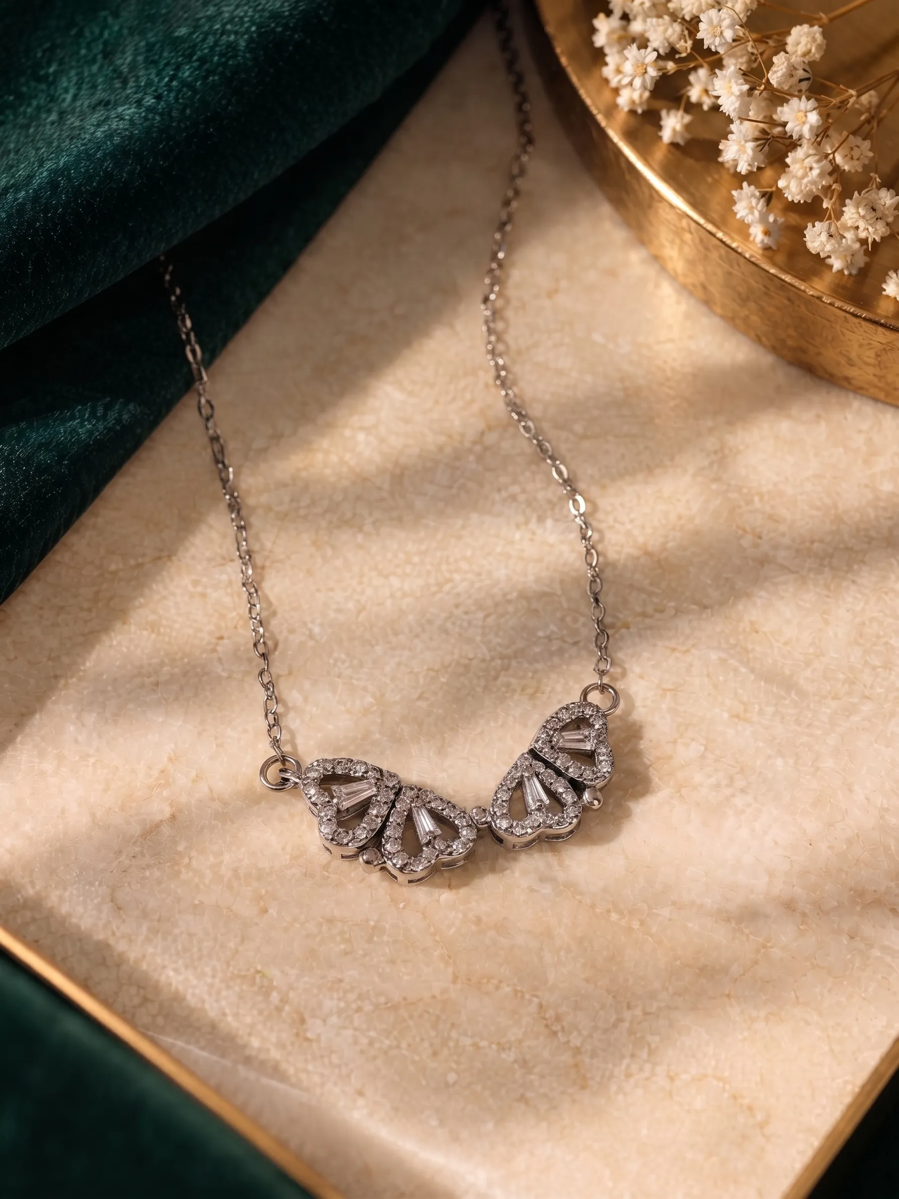Heart Four‑leaf Clover Necklace (openable)