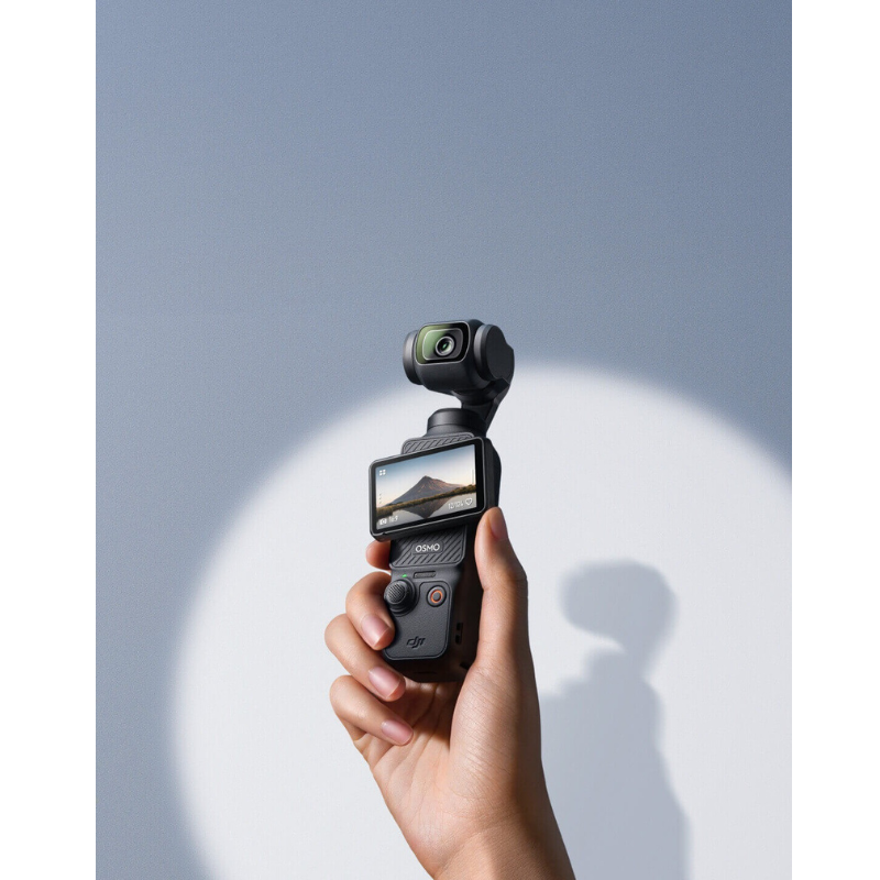 DJI Pocket 4 Creator Combo
