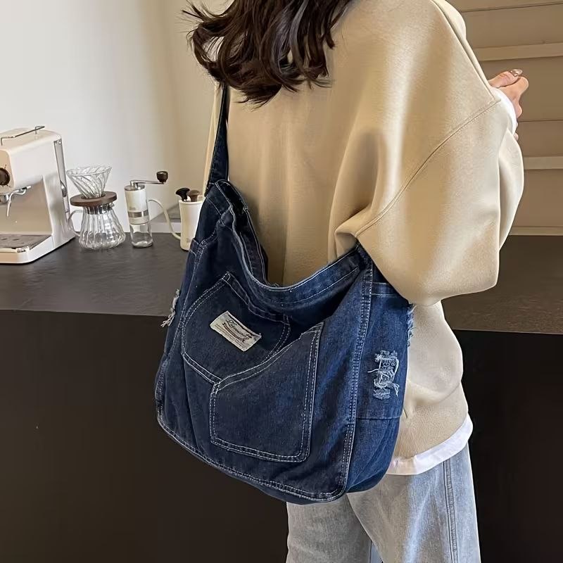 شنطة جينز كروس وكتف بناتي  - تصميم "Denim "بتفاصيل عصرية مميزة | Demand & Beyond
