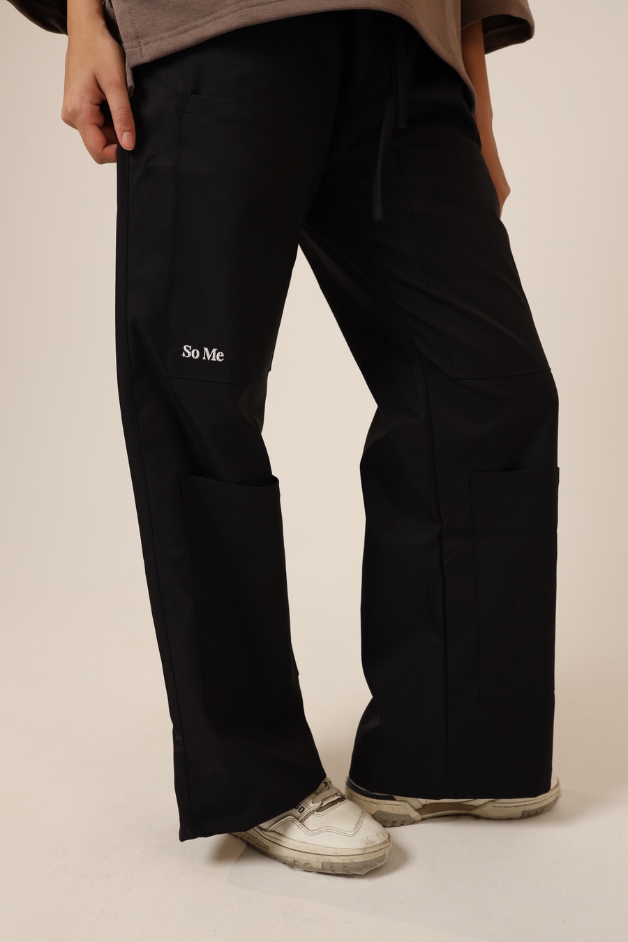 Black Wide-Leg Cargo Pants