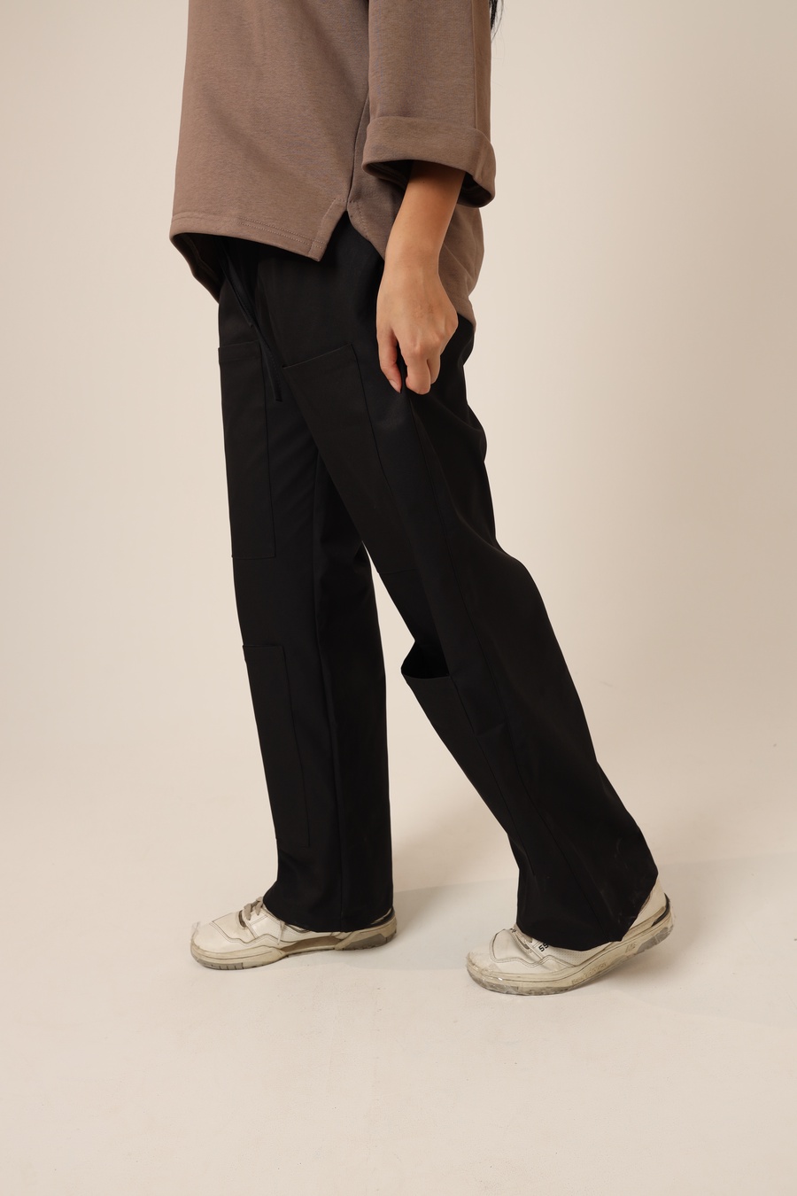 Black Wide-Leg Cargo Pants