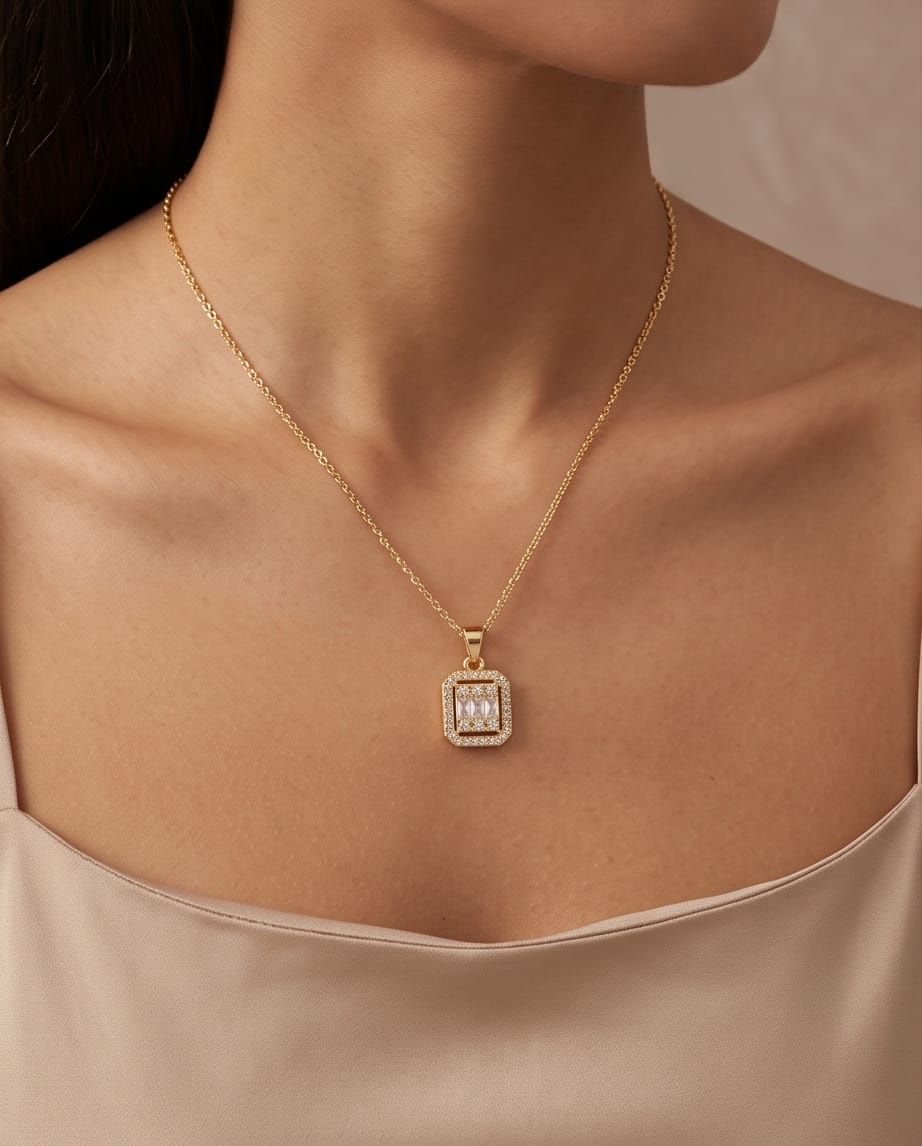 RAWNQ Gold Plated Stainless Steel Geometric Halo Pendant Necklace