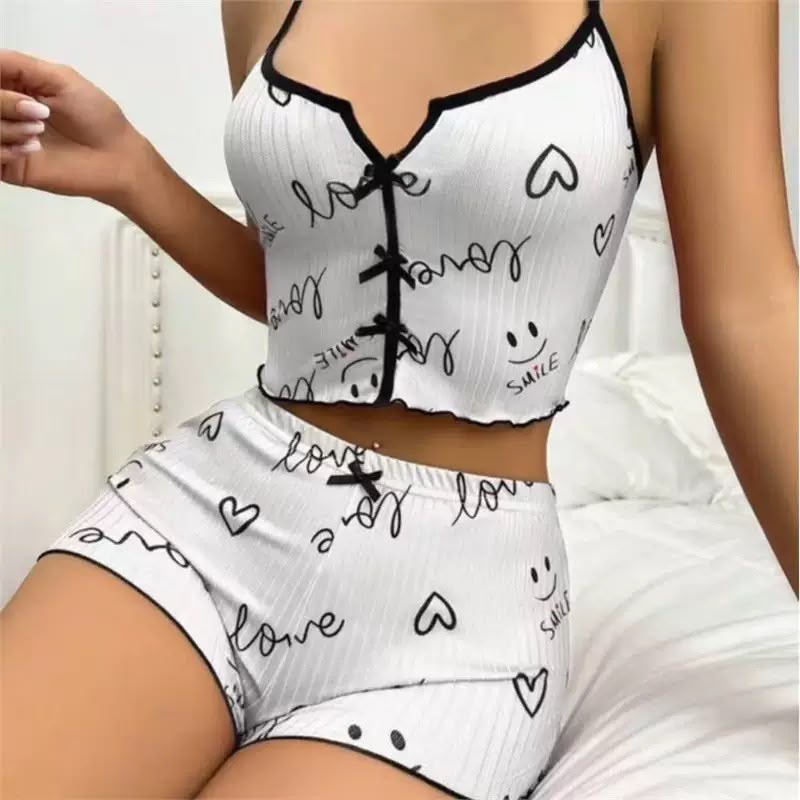 طقم بيجامة مطبوع بحمالات رفيعة وشورت | Love Print Cami Set PJ005