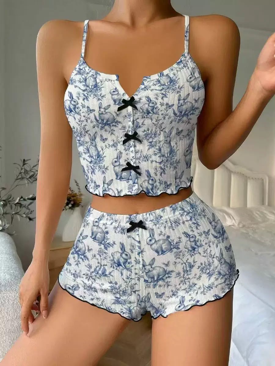 طقم بيجامة مطبوع بحمالات رفيعة وشورت | Love Print Cami Set PJ005